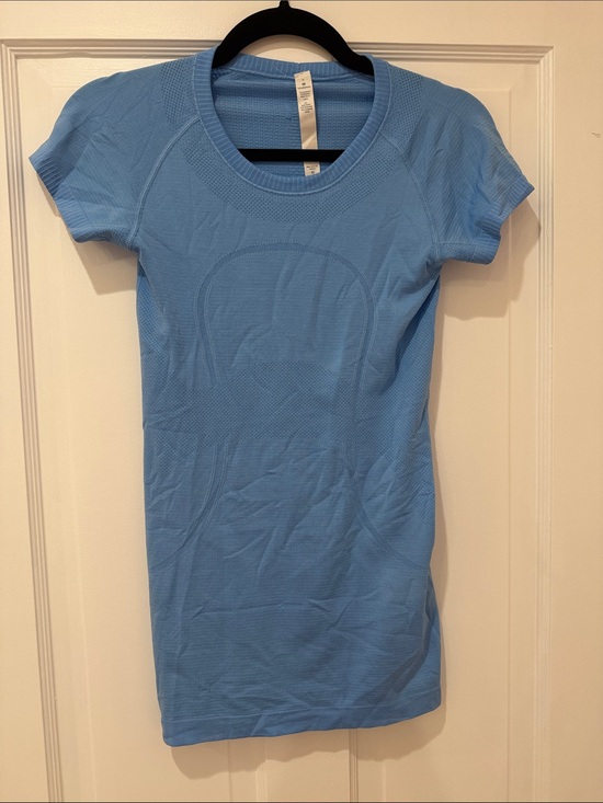 lululemon athletica Tops - lululemon athletica Light Blue Short-Sleeve Seamless Tee